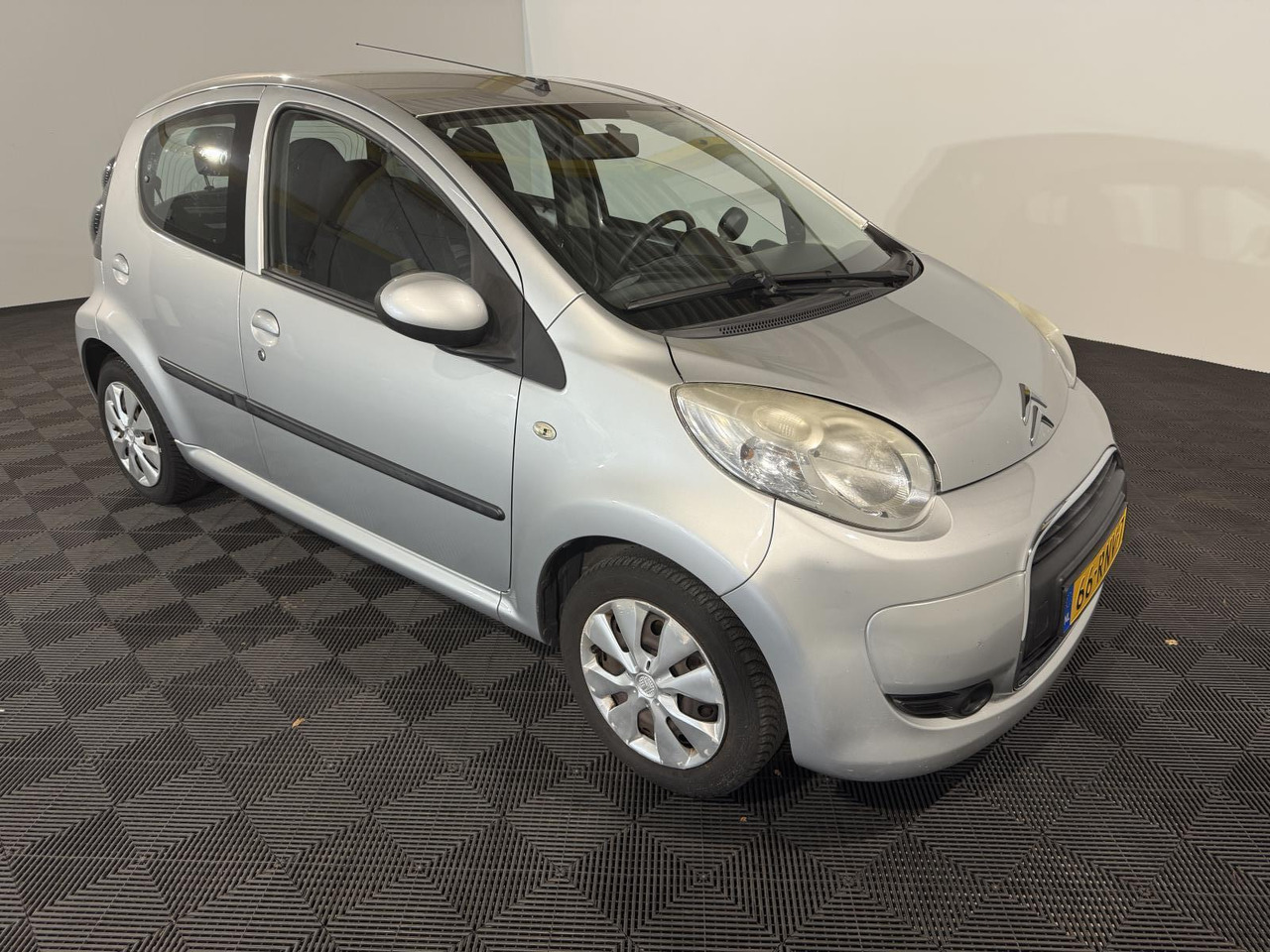 Citroen | C1 | 1.0-12V Selection | 2011 | 225.479 km | 66RNV7 | Logisch - Voiture à hayon: photos 3 Citroen | C1 | 1.0-12V Selection | 2011 | 225.479 km | 66RNV7 | Logisch - Voiture à hayon: photos 3