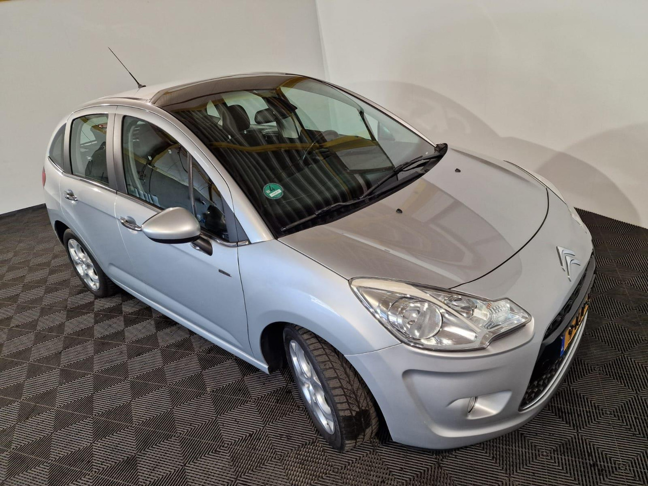 Citroen C3 1.6 Vti 9-KJP-57 193.593 km - Voiture: photos 5 Citroen C3 1.6 Vti 9-KJP-57 193.593 km - Voiture: photos 5