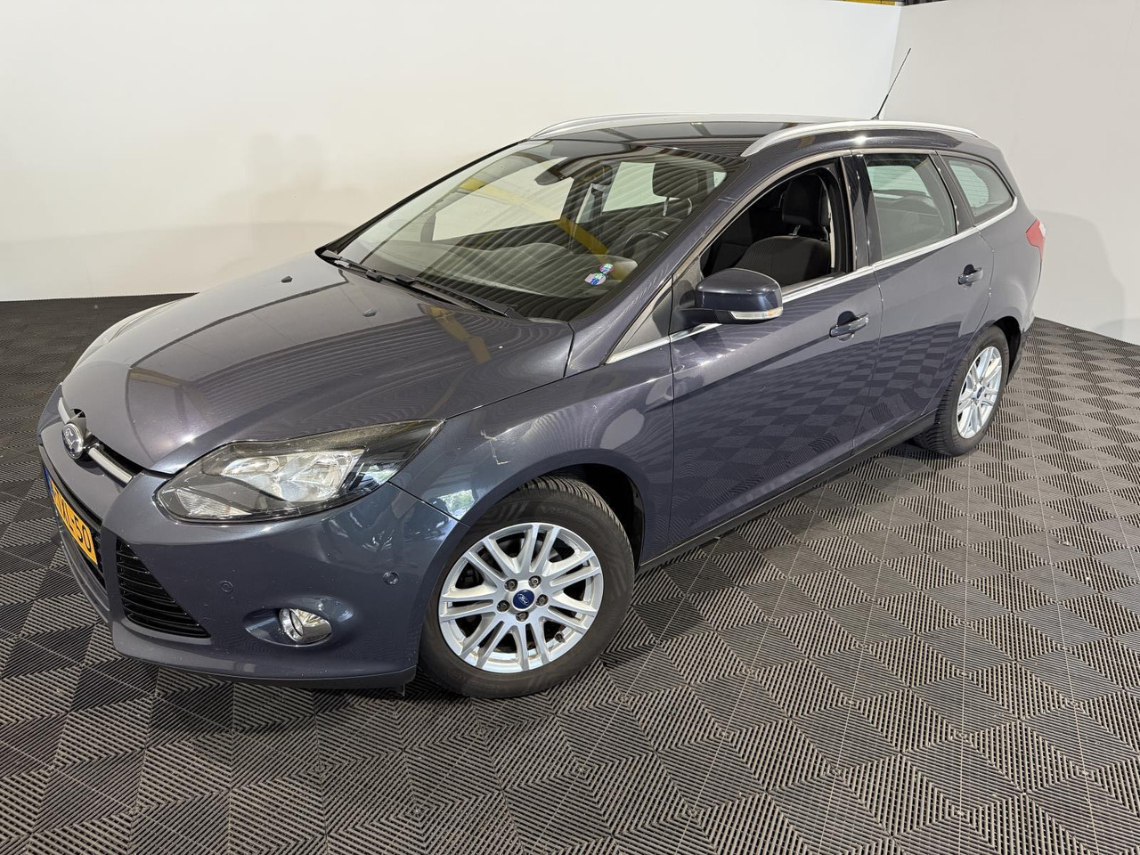 Ford | Focus Wagon | 1.0 EcoBoost Edition Plus | 2014 | 240.673 km | 4TXL50 | Logisch - Voiture: photos 1 Ford | Focus Wagon | 1.0 EcoBoost Edition Plus | 2014 | 240.673 km | 4TXL50 | Logisch - Voiture: photos 1