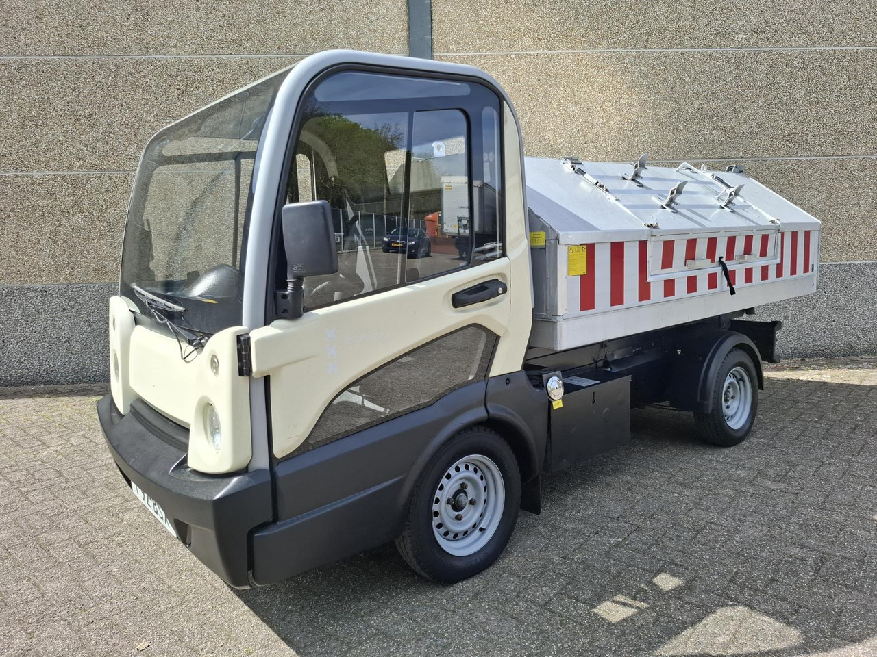 Goupil G5 Elektrische Stratenreinigingsmachine - Utilitaire électrique compact: photos 1 Goupil G5 Elektrische Stratenreinigingsmachine - Utilitaire électrique compact: photos 1