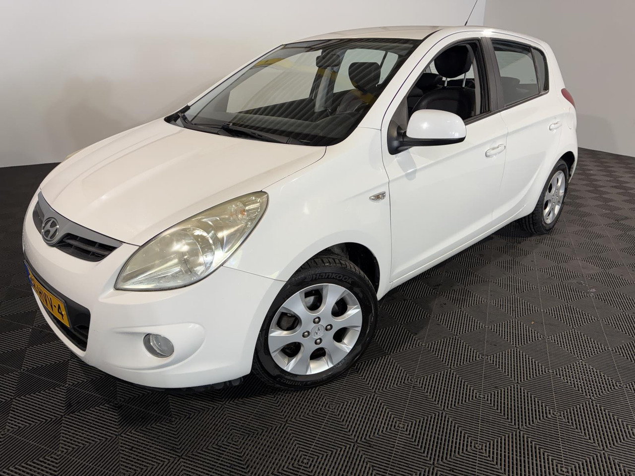 Hyundai | i20 | 1.4i i-Catcher | 2009 | 194.823 km | 36HVV4 | Logisch - Voiture à hayon: photos 1 Hyundai | i20 | 1.4i i-Catcher | 2009 | 194.823 km | 36HVV4 | Logisch - Voiture à hayon: photos 1