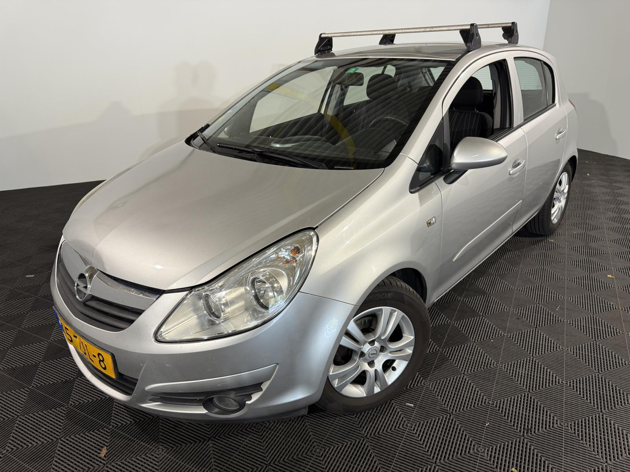 Opel | Corsa | 1.2-16V Cosmo Automaat | 2009 | 245.713 km | 45TJL8 | Geen oordeel - Voiture à hayon: photos 1 Opel | Corsa | 1.2-16V Cosmo Automaat | 2009 | 245.713 km | 45TJL8 | Geen oordeel - Voiture à hayon: photos 1
