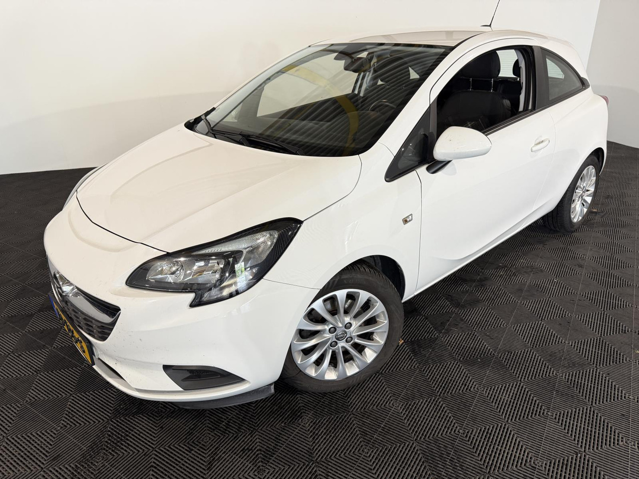 Opel Corsa 1.3 CDTI Business+ 2016 274.545 km JB-136-S - Voiture à hayon: photos 1 Opel Corsa 1.3 CDTI Business+ 2016 274.545 km JB-136-S - Voiture à hayon: photos 1