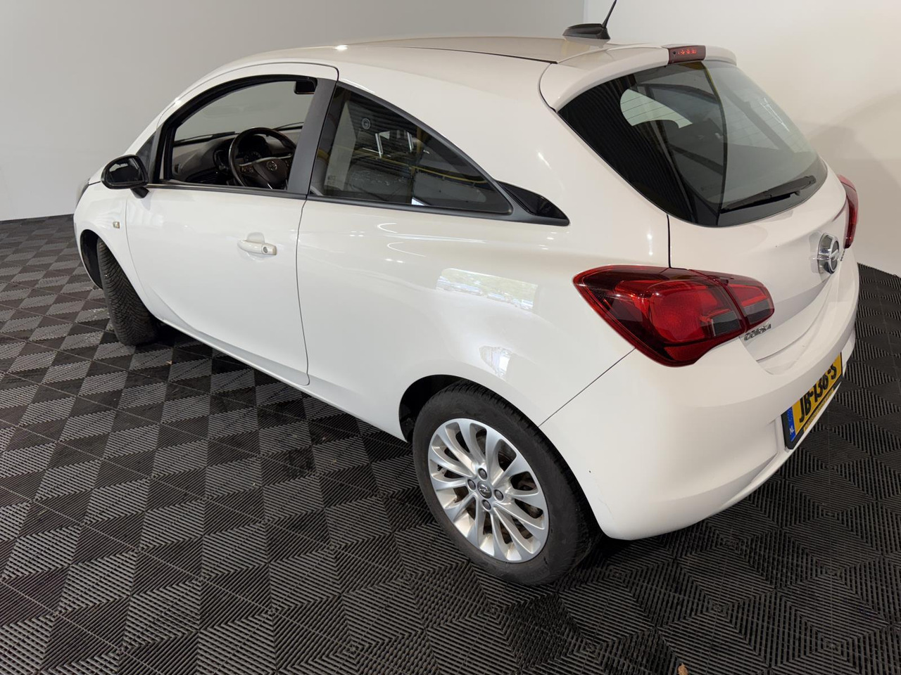 Opel Corsa 1.3 CDTI Business+ 2016 274.545 km JB-136-S - Voiture à hayon: photos 2 Opel Corsa 1.3 CDTI Business+ 2016 274.545 km JB-136-S - Voiture à hayon: photos 2