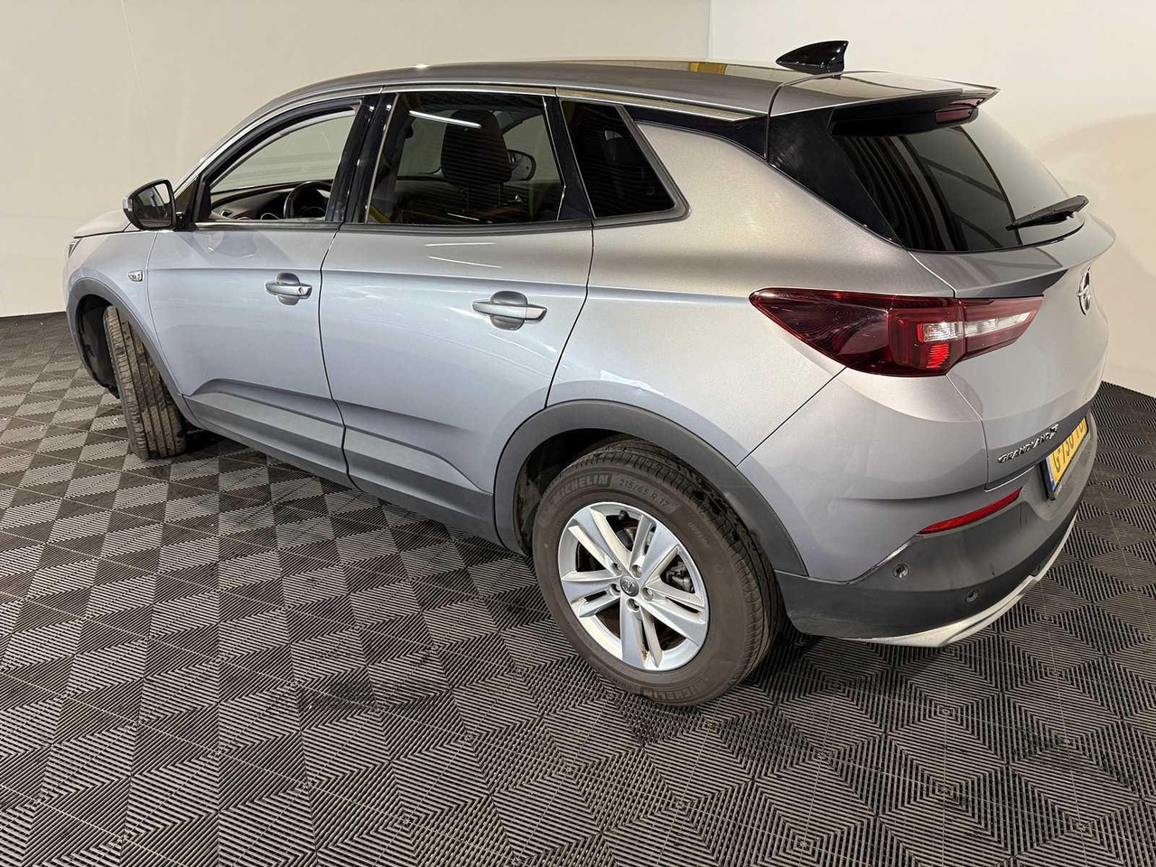 Opel Grandland X 1.2 Turbo Business Executive G-736-TG 200.645 km - Voiture: photos 3 Opel Grandland X 1.2 Turbo Business Executive G-736-TG 200.645 km - Voiture: photos 3