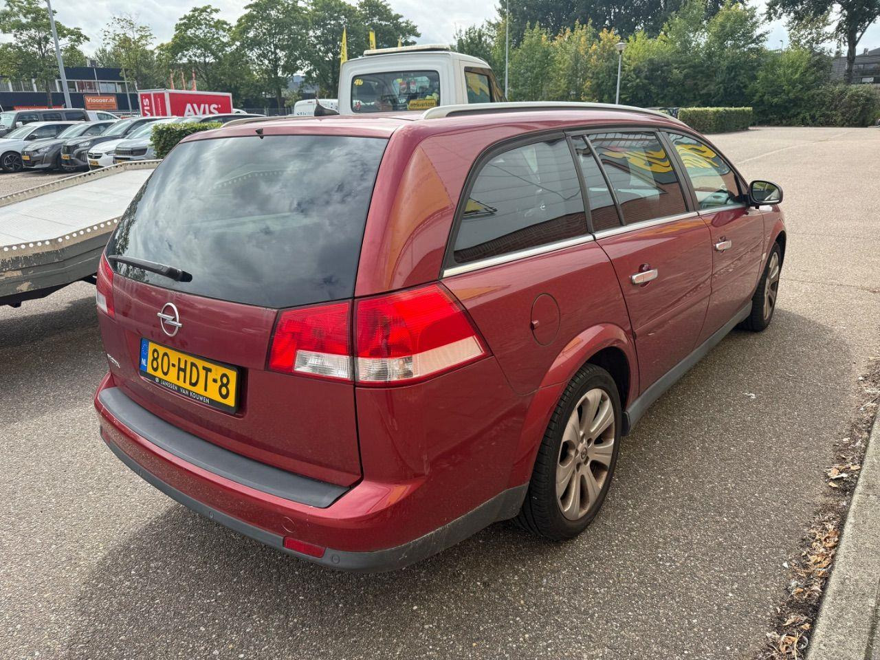 Opel Vectra Wagon 1.8 - 16V Executive | 2008 | 148.010 km | Automaat | 80HDT8 | NAP: Logisch - Voiture: photos 4 Opel Vectra Wagon 1.8 - 16V Executive | 2008 | 148.010 km | Automaat | 80HDT8 | NAP: Logisch - Voiture: photos 4