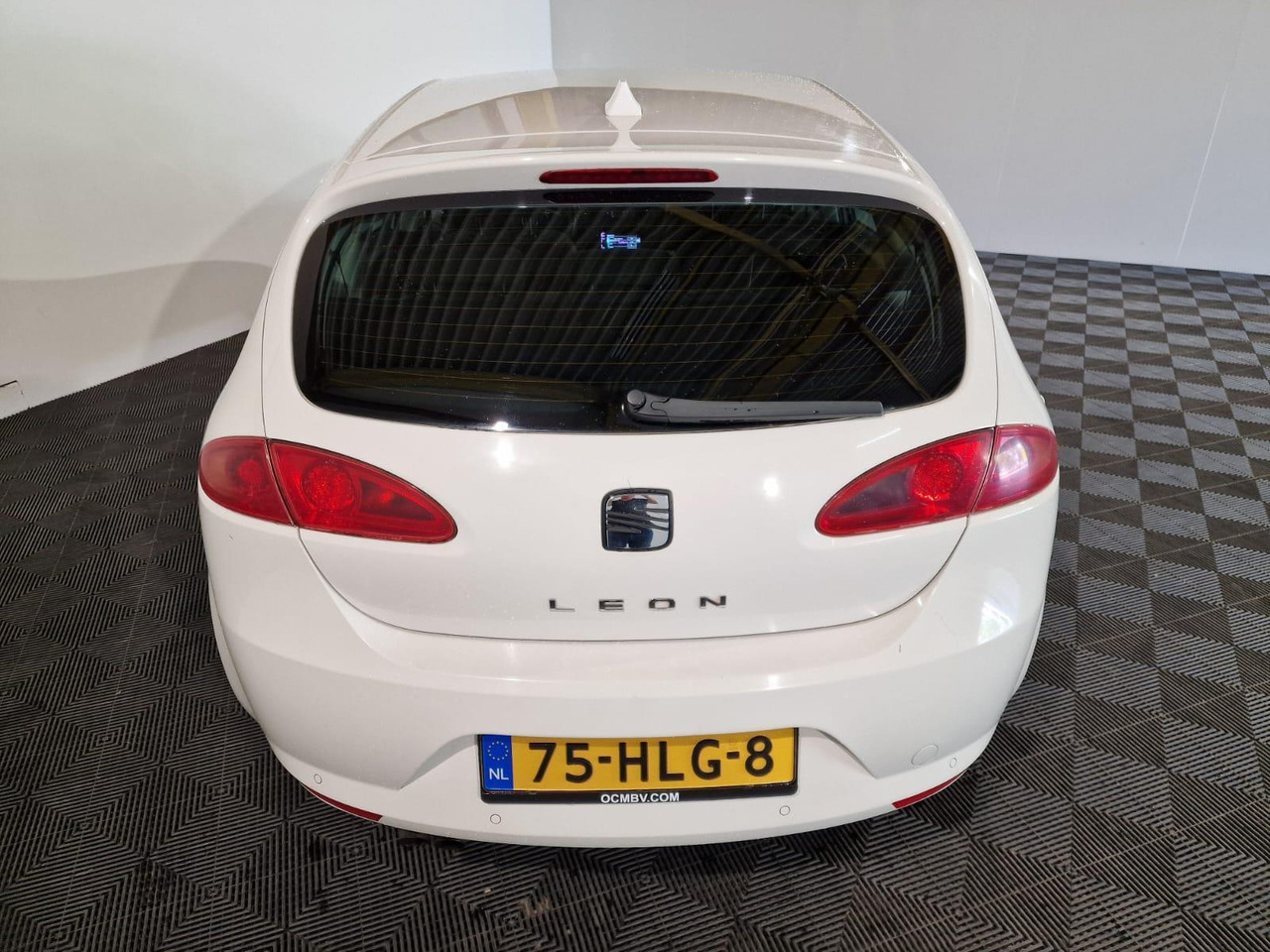 SEAT Leon 1.4 TSI Business Style 75-HLG-8 268.116 km - Voiture: photos 2 SEAT Leon 1.4 TSI Business Style 75-HLG-8 268.116 km - Voiture: photos 2