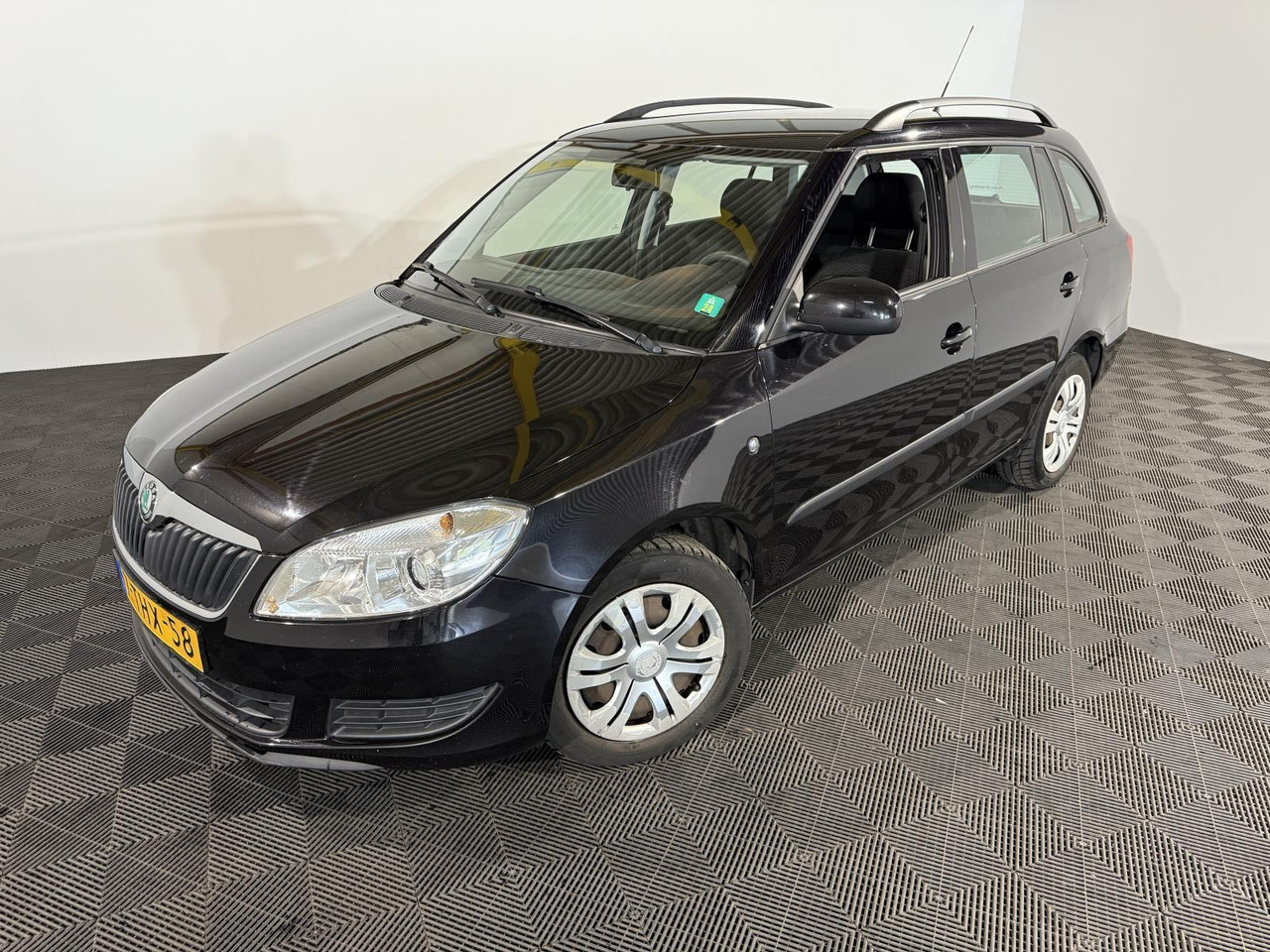 Skoda | Fabia Combi | 1.2 TSI Arctic | 2013 | 236.571 km | 7THX58 | Geen oordeel - Voiture: photos 1 Skoda | Fabia Combi | 1.2 TSI Arctic | 2013 | 236.571 km | 7THX58 | Geen oordeel - Voiture: photos 1