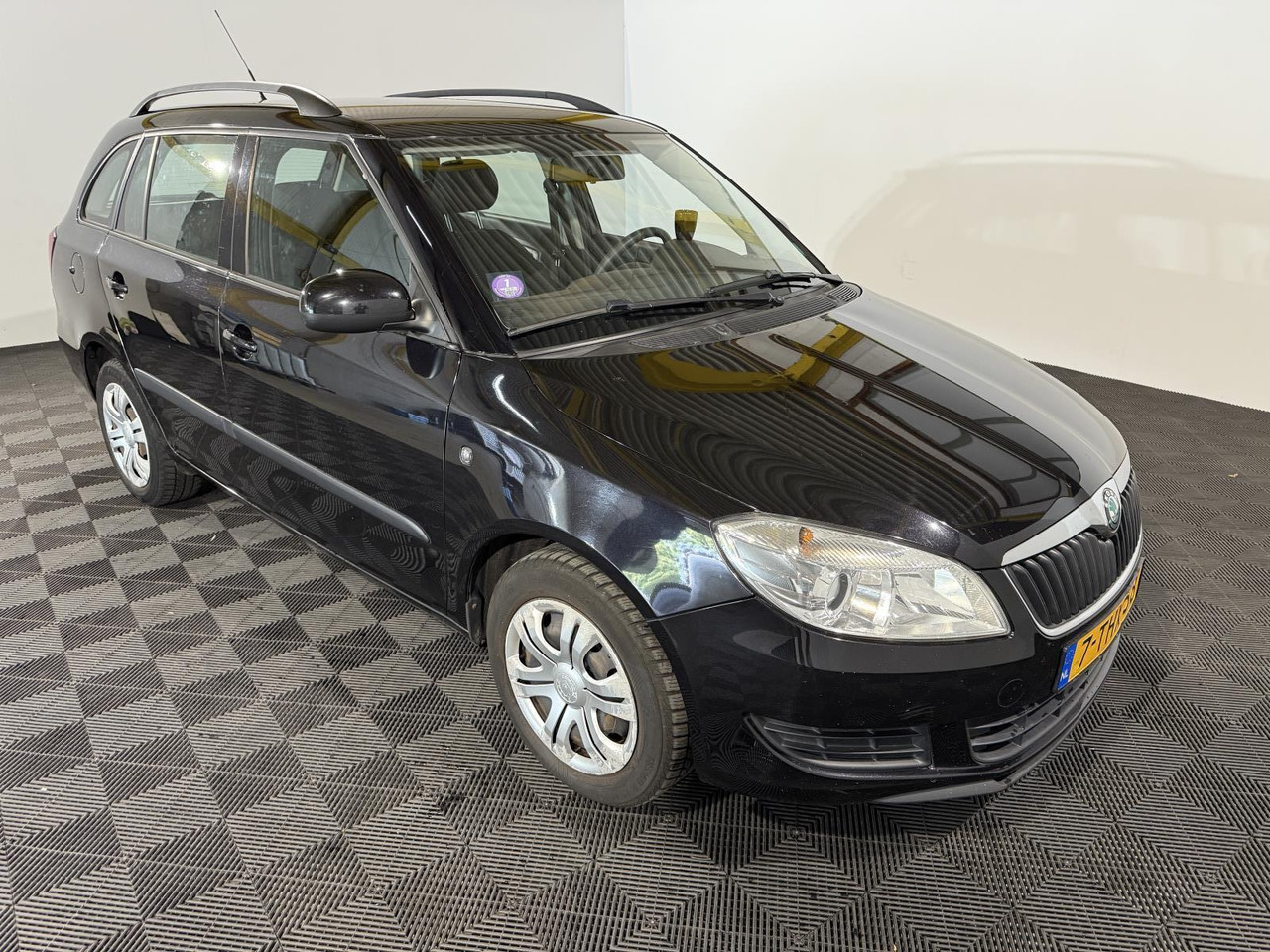 Skoda | Fabia Combi | 1.2 TSI Arctic | 2013 | 236.571 km | 7THX58 | Geen oordeel - Voiture: photos 2 Skoda | Fabia Combi | 1.2 TSI Arctic | 2013 | 236.571 km | 7THX58 | Geen oordeel - Voiture: photos 2