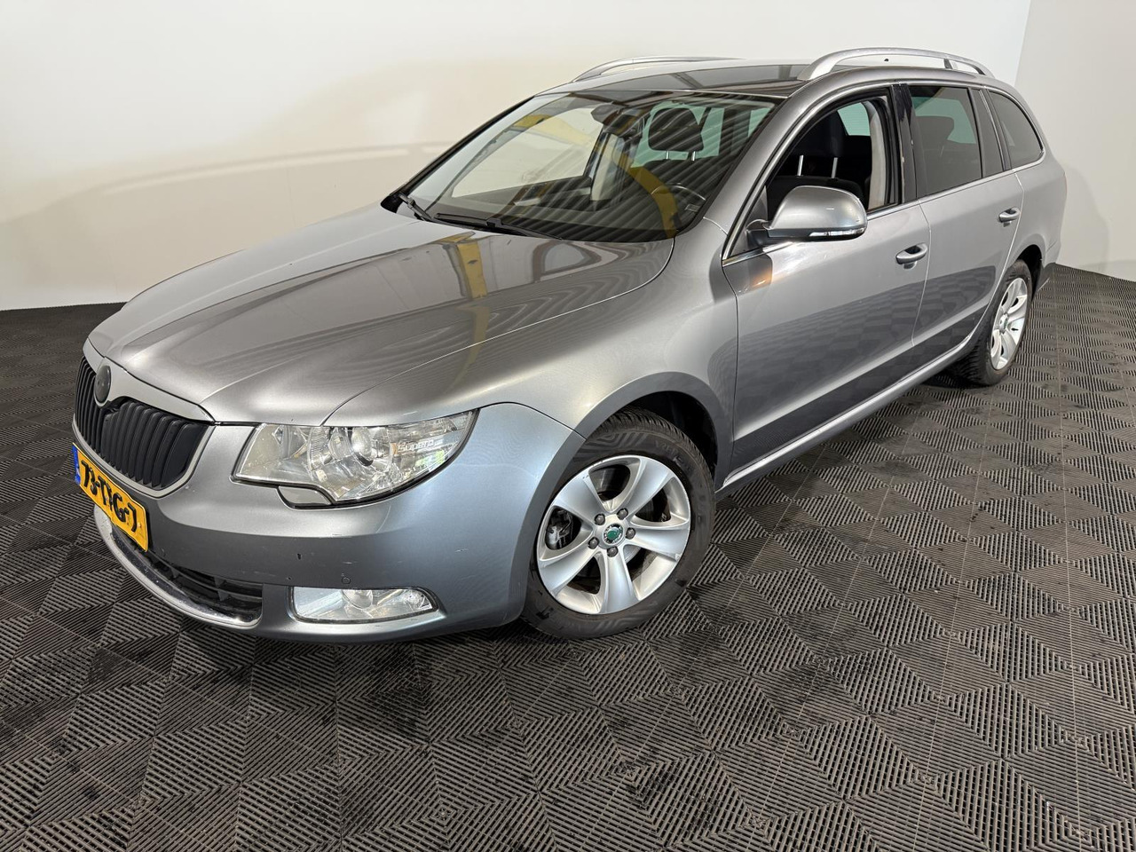 Voiture Skoda Superb Combi 1.4 TSI Gr Amb Bus | 2012 | 235.719 km | 73-TFG-7: photos 1