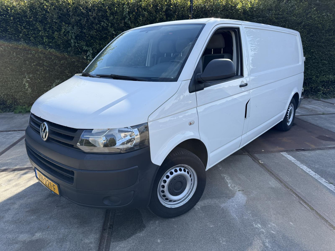 Volkswagen | Transporter | 2.0 TDI L2H1 BM Baseline | 2014 | 344.085 km | VH221F | Logisch - Fourgon utilitaire: photos 1 Volkswagen | Transporter | 2.0 TDI L2H1 BM Baseline | 2014 | 344.085 km | VH221F | Logisch - Fourgon utilitaire: photos 1