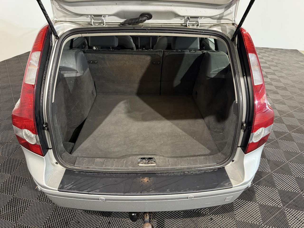 Volvo | V50 | 2.4i Kinetic | 2007 | 281.648 km | 53TVKN | Logisch - Voiture: photos 3 Volvo | V50 | 2.4i Kinetic | 2007 | 281.648 km | 53TVKN | Logisch - Voiture: photos 3