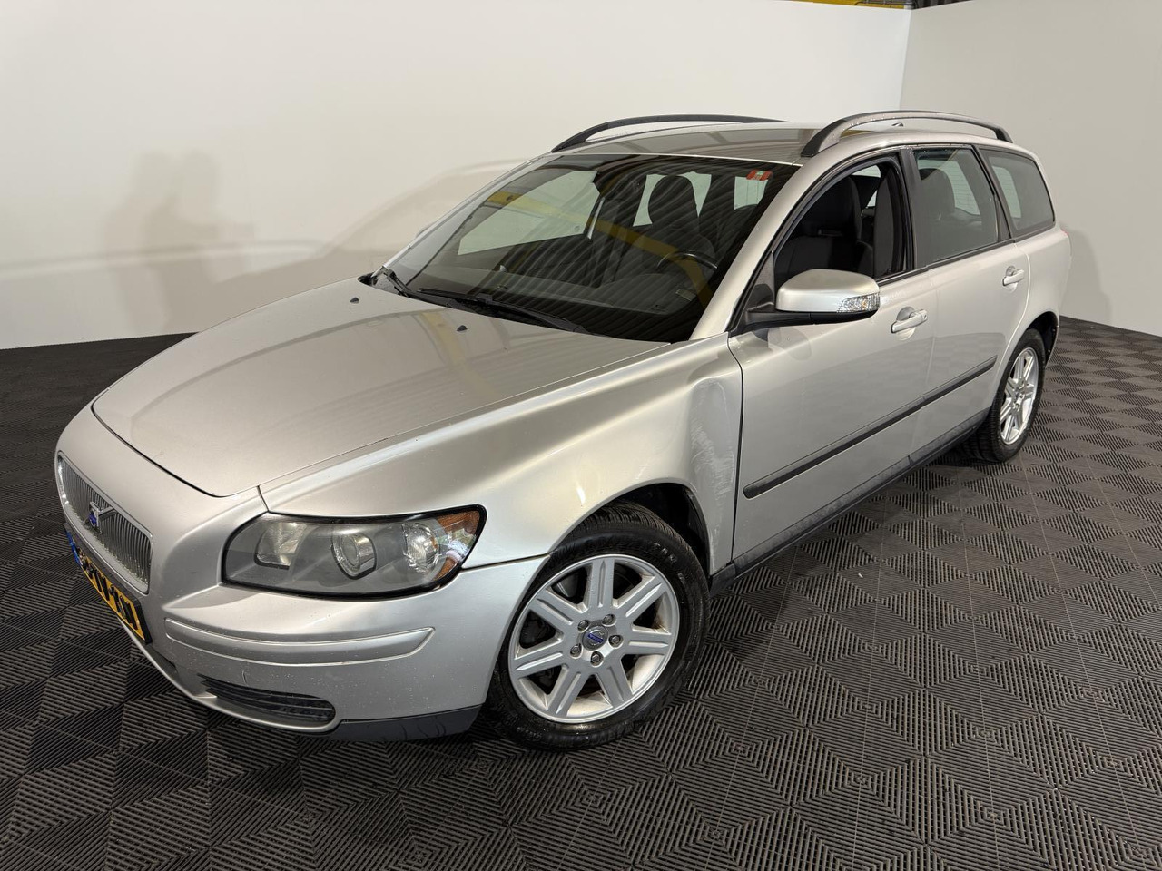 Volvo | V50 | 2.4i Kinetic | 2007 | 281.648 km | 53TVKN | Logisch - Voiture: photos 1 Volvo | V50 | 2.4i Kinetic | 2007 | 281.648 km | 53TVKN | Logisch - Voiture: photos 1