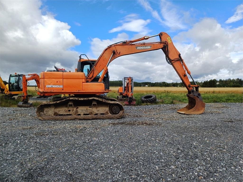 Doosan DX160LC Metsä alustalla  - Pelle sur chenille: photos 5 Doosan DX160LC Metsä alustalla  - Pelle sur chenille: photos 5