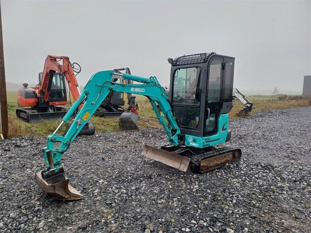 Kobelco SK17SR-3 Kallistajalla - Mini pelle: photos 1 Kobelco SK17SR-3 Kallistajalla - Mini pelle: photos 1