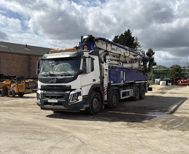 Volvo FMX K-series 42 L - Pompe à béton stationnaire: photos 1 Volvo FMX K-series 42 L - Pompe à béton stationnaire: photos 1