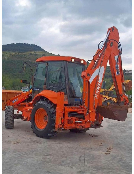 Fiat KOBELCO FB100 - Tractopelle: photos 3 Fiat KOBELCO FB100 - Tractopelle: photos 3