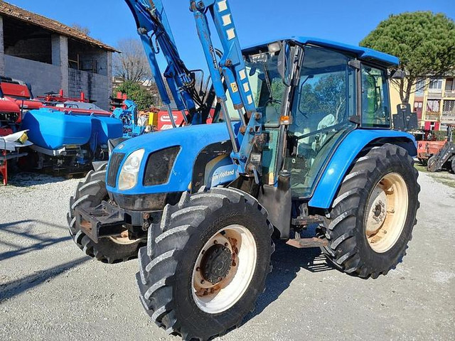 New Holland TL90A - Tracteur agricole: photos 2 New Holland TL90A - Tracteur agricole: photos 2