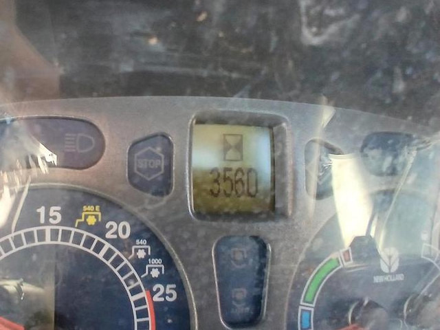 New Holland TL90A - Tracteur agricole: photos 4 New Holland TL90A - Tracteur agricole: photos 4
