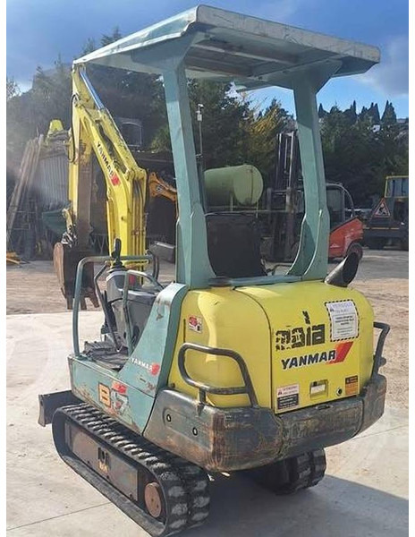 Yanmar B17 - Mini pelle: photos 5 Yanmar B17 - Mini pelle: photos 5