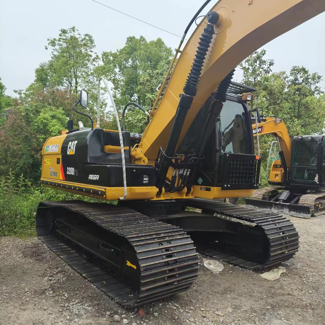 CATERPILLAR 320D2 - Pelle sur chenille: photos 4 CATERPILLAR 320D2 - Pelle sur chenille: photos 4