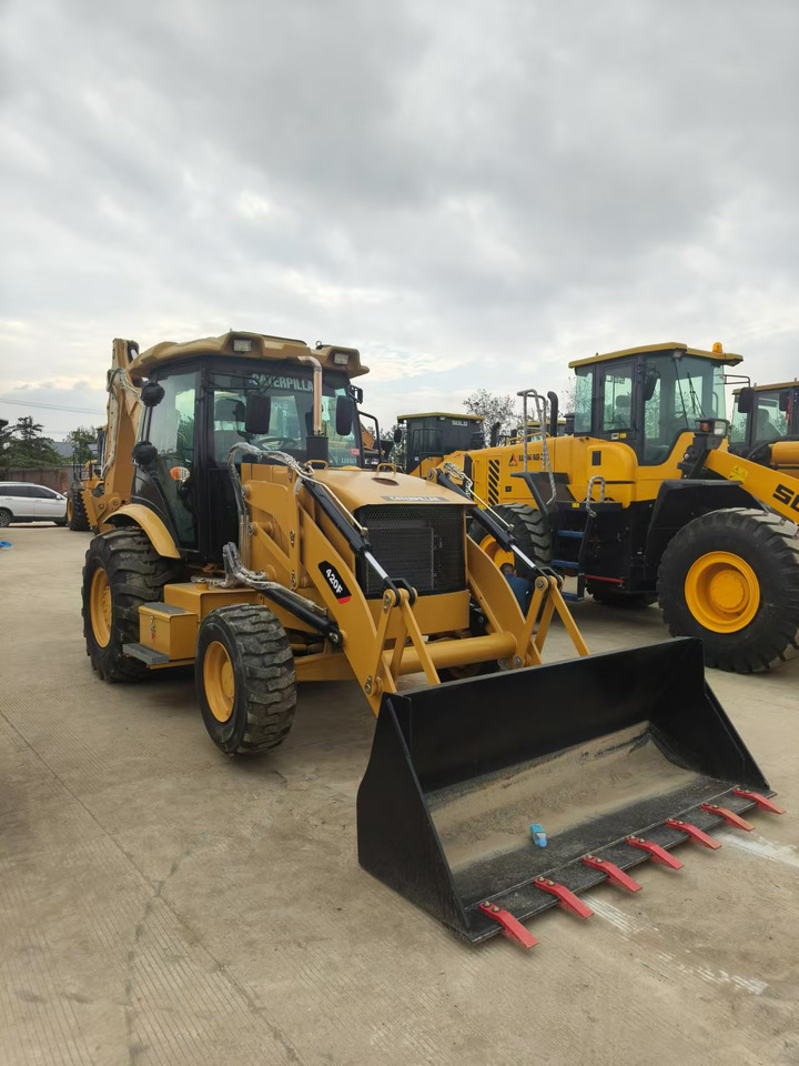 CATERPILLAR 420F - Tractopelle: photos 5 CATERPILLAR 420F - Tractopelle: photos 5