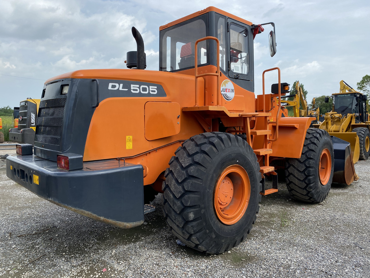 DOOSAN DL505 - Chargeuse sur pneus: photos 2 DOOSAN DL505 - Chargeuse sur pneus: photos 2