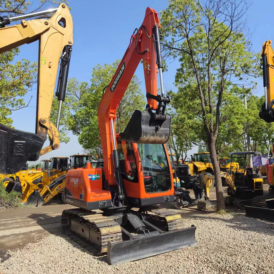 DOOSAN DX75 - Pelle sur chenille: photos 3 DOOSAN DX75 - Pelle sur chenille: photos 3
