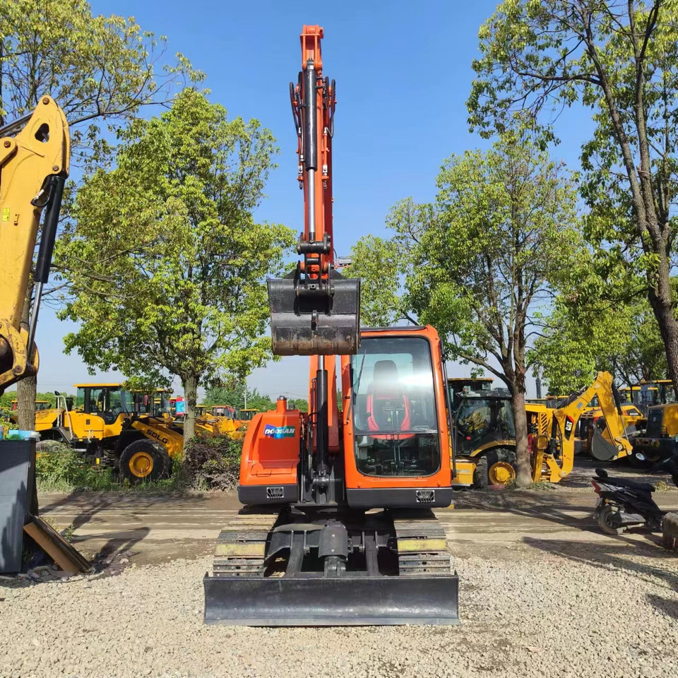 DOOSAN DX75 - Pelle sur chenille: photos 5 DOOSAN DX75 - Pelle sur chenille: photos 5