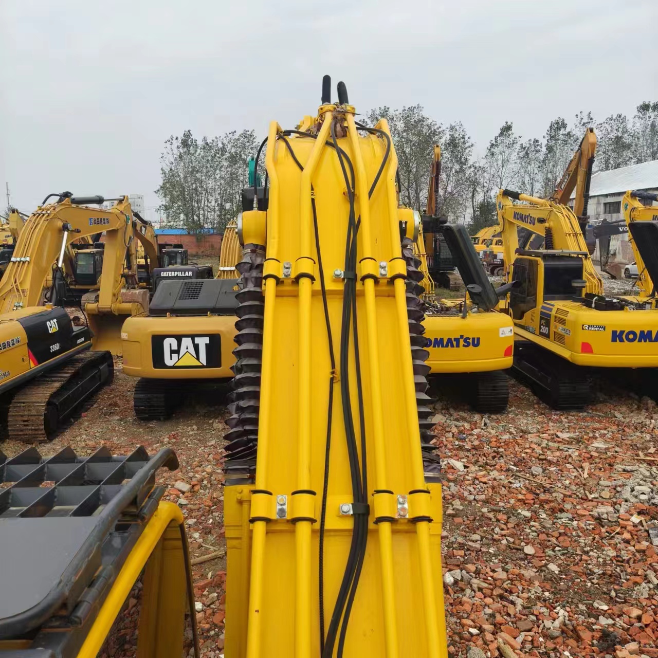 Pelle sur chenille KOMATSU PC240: photos 10