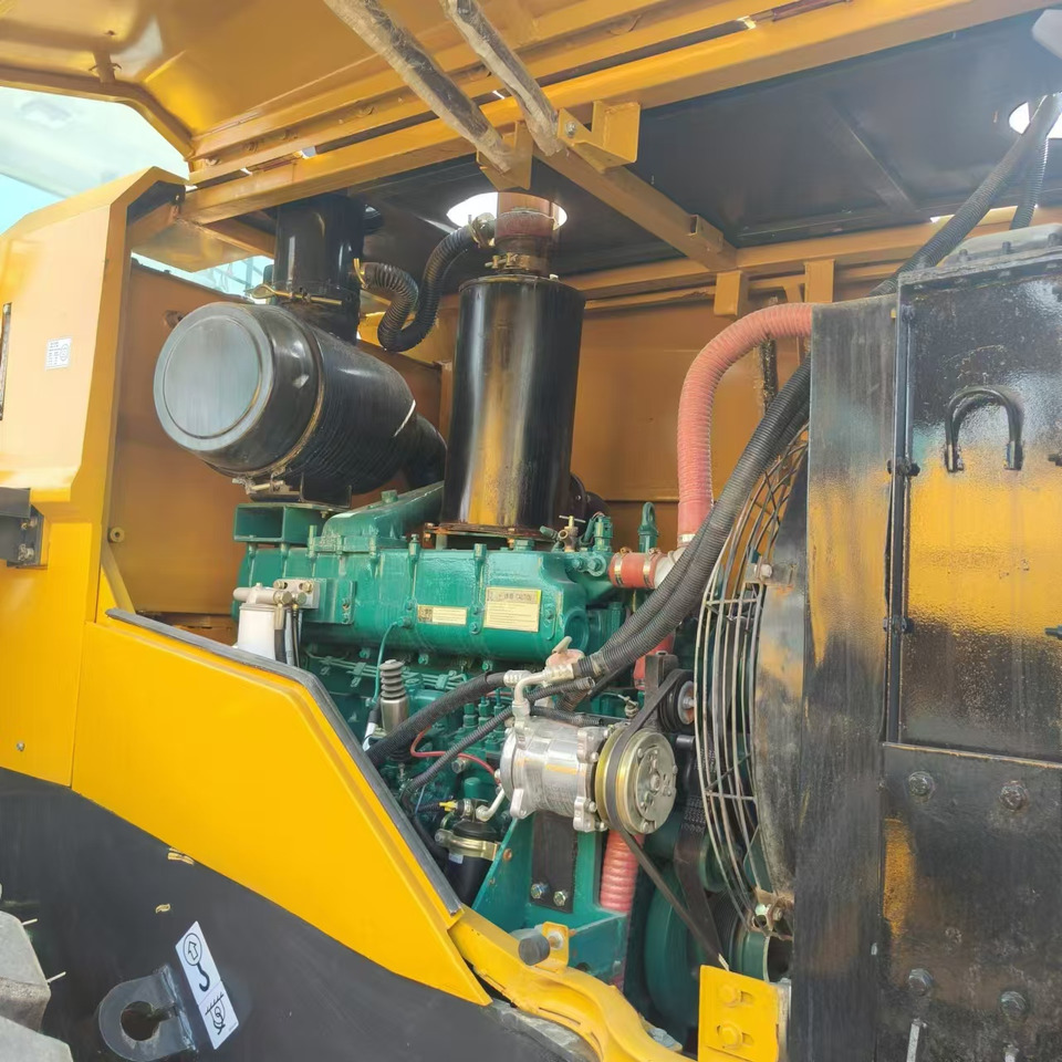 SDLG L956F - Chargeuse sur pneus: photos 3 SDLG L956F - Chargeuse sur pneus: photos 3