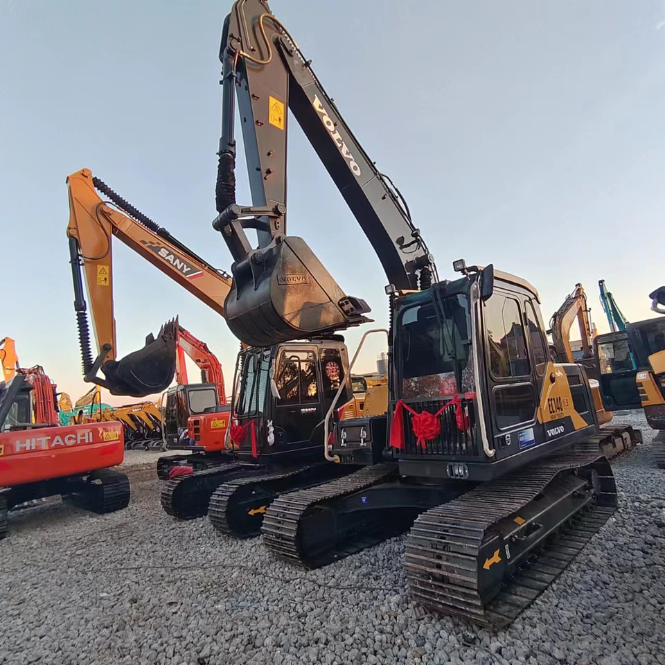 VOLVO EC140 - Pelle sur chenille: photos 3 VOLVO EC140 - Pelle sur chenille: photos 3