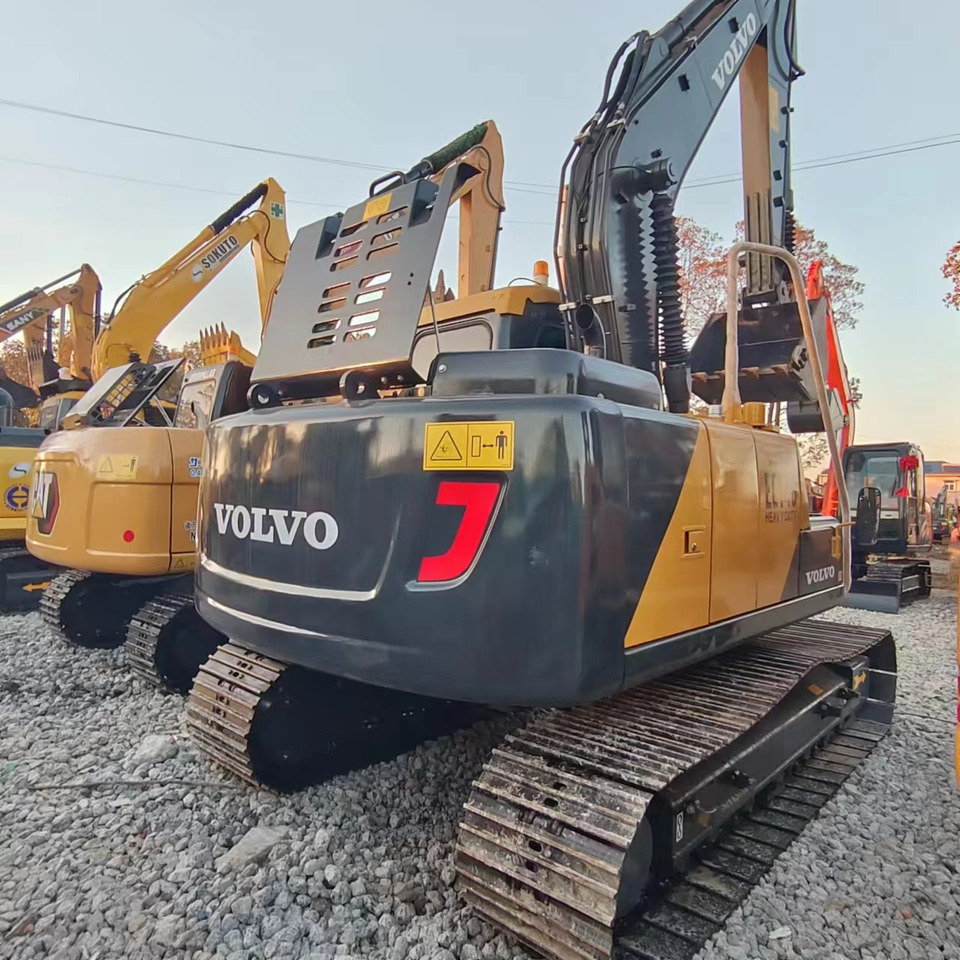 VOLVO EC140 - Pelle sur chenille: photos 4 VOLVO EC140 - Pelle sur chenille: photos 4