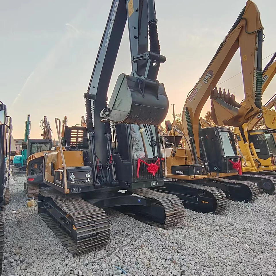 VOLVO EC140 - Pelle sur chenille: photos 2 VOLVO EC140 - Pelle sur chenille: photos 2