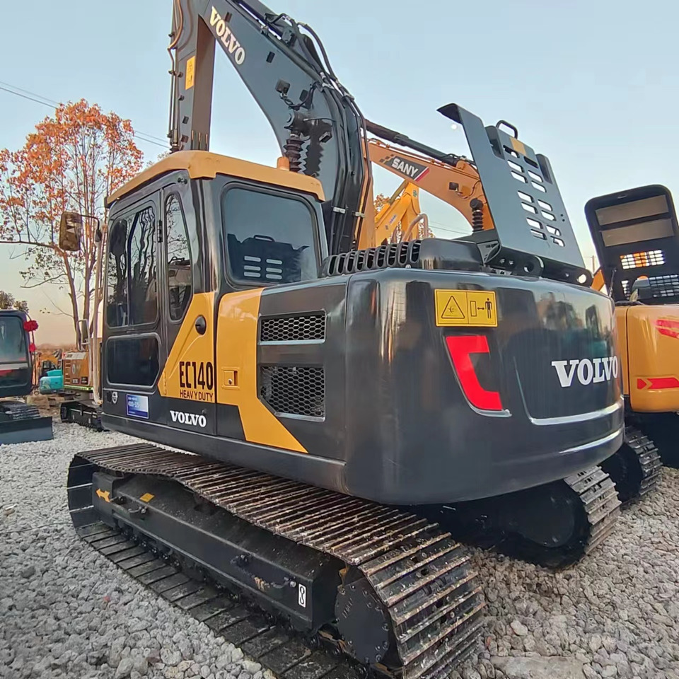 VOLVO EC140 - Pelle sur chenille: photos 1 VOLVO EC140 - Pelle sur chenille: photos 1