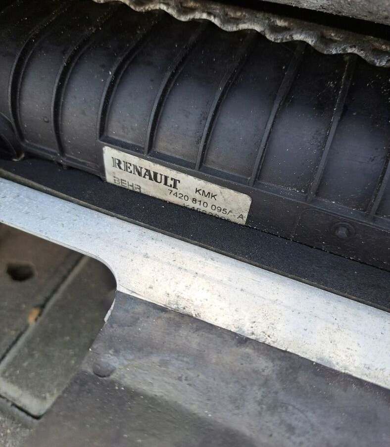 Behr KOMPLET CHŁODNICA VOLVO FE RENAULT PREMIUM DXI 7 - Radiateur pour Camion: photos 5 Behr KOMPLET CHŁODNICA VOLVO FE RENAULT PREMIUM DXI 7 - Radiateur pour Camion: photos 5