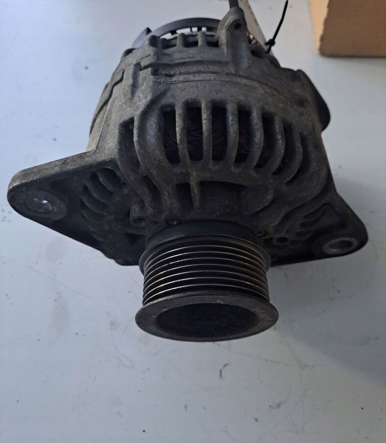 Bosch ALTERNATOR ORYGINAŁ VOLVO FH 4 FM 4 D13K 150A 21257552 - Alternateur pour Camion: photos 4 Bosch ALTERNATOR ORYGINAŁ VOLVO FH 4 FM 4 D13K 150A 21257552 - Alternateur pour Camion: photos 4