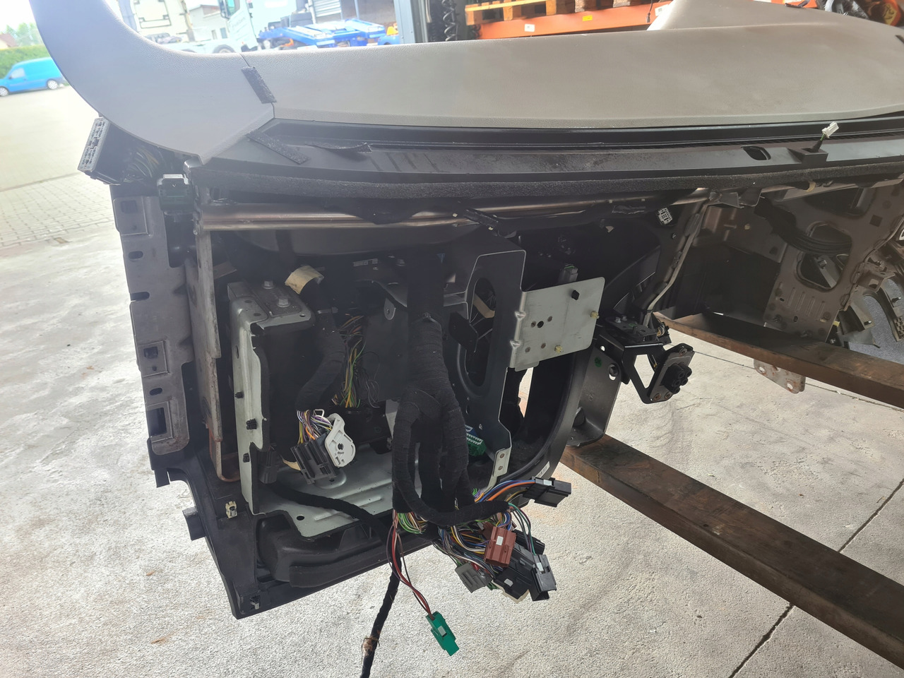 FORD KONSOLA KOMPLETNA KOKPIT DESKA ROZDZIELCZA STELAŻ FORD F-MAX 500 TRUCKS - Panel de instrumentos pour Camion: photos 5 FORD KONSOLA KOMPLETNA KOKPIT DESKA ROZDZIELCZA STELAŻ FORD F-MAX 500 TRUCKS - Panel de instrumentos pour Camion: photos 5