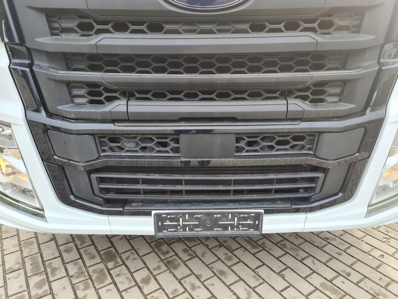 FORD PRZÓD KOMPLETNY LAMPA GRILL ATRAPA BELKA - Pare-chocs pour Camion: photos 2 FORD PRZÓD KOMPLETNY LAMPA GRILL ATRAPA BELKA - Pare-chocs pour Camion: photos 2