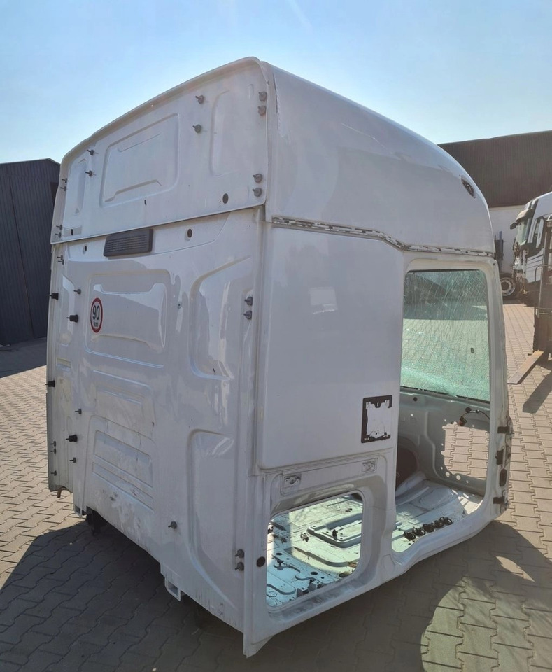 GOŁA SZKIELET POSZYCIE BLACHA RENAULT GAMA T HIGH WYSOKA KABINA - USZKODZONA - Cabine: photos 5 GOŁA SZKIELET POSZYCIE BLACHA RENAULT GAMA T HIGH WYSOKA KABINA - USZKODZONA - Cabine: photos 5