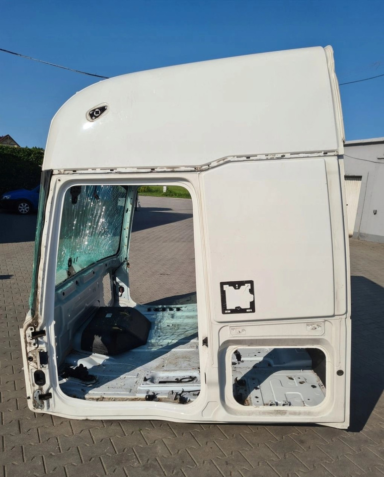 GOŁA SZKIELET POSZYCIE BLACHA RENAULT GAMA T HIGH WYSOKA KABINA - USZKODZONA - Cabine: photos 2 GOŁA SZKIELET POSZYCIE BLACHA RENAULT GAMA T HIGH WYSOKA KABINA - USZKODZONA - Cabine: photos 2