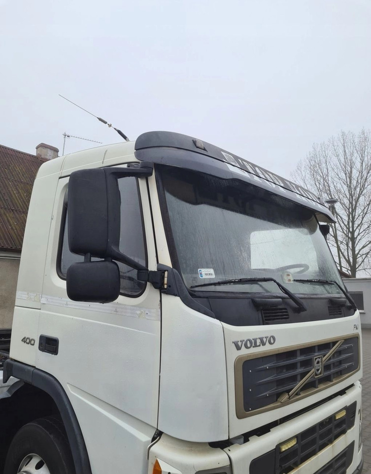 KOMPLETNA NISKA KRÓTKA DZIENNA VOLVO FM 13 - Cabine: photos 3 KOMPLETNA NISKA KRÓTKA DZIENNA VOLVO FM 13 - Cabine: photos 3