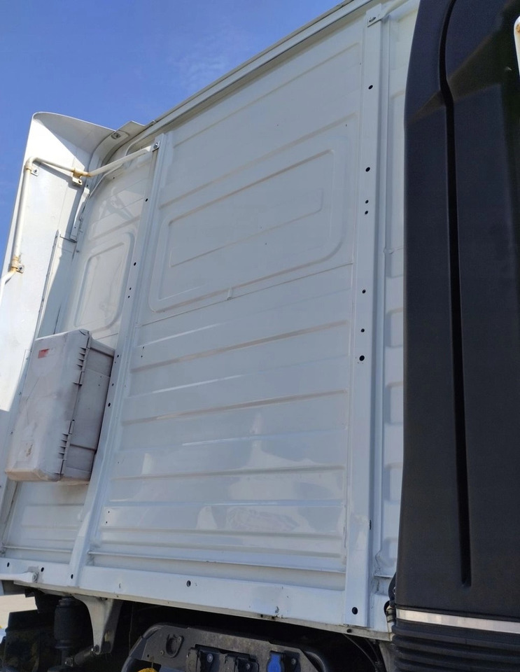 Cabine KOMPLETNA RENAULT MAGNUM DXI LFT VEGA RENAULT OE: photos 8