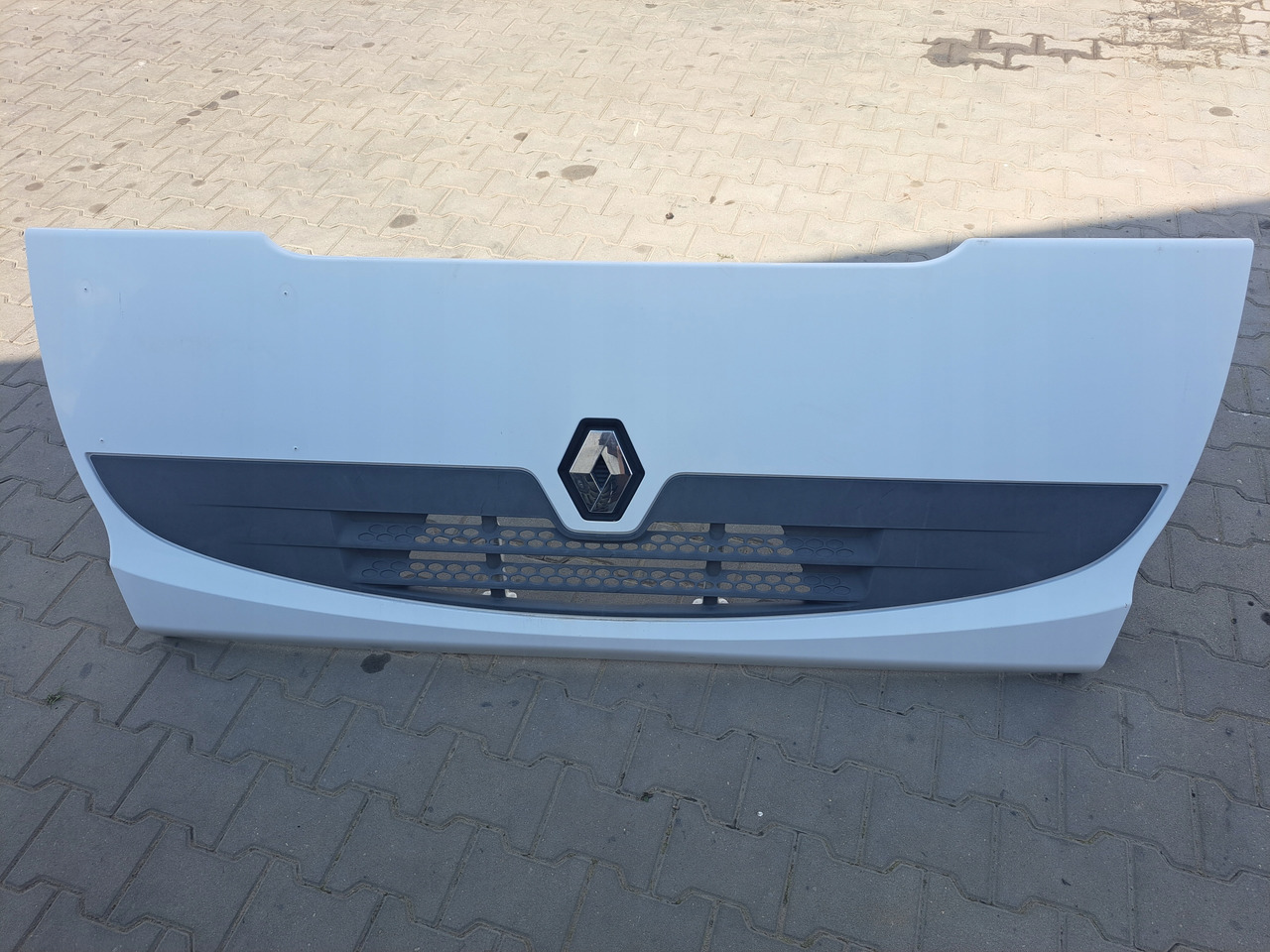 RENAULT MASKA ATRAPA RENAULT PREMIUM LANDER KERAX DXI ORYGINAŁ - Capot pour Camion: photos 1 RENAULT MASKA ATRAPA RENAULT PREMIUM LANDER KERAX DXI ORYGINAŁ - Capot pour Camion: photos 1