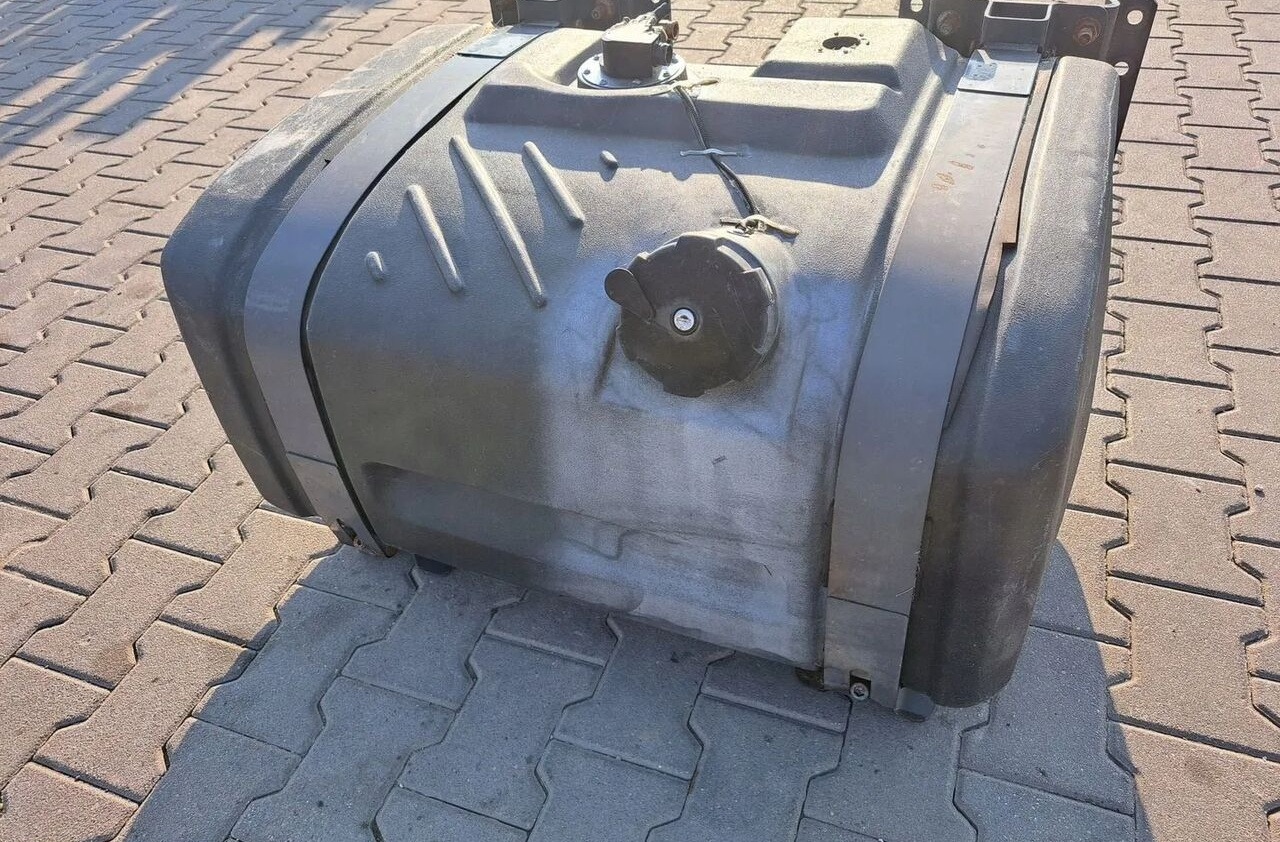 Renault 20823448 Renault GAMA D MIDLUM PREMIUM DXI VOLVO FL FE - Réservoir de carburant pour Camion: photos 5 Renault 20823448 Renault GAMA D MIDLUM PREMIUM DXI VOLVO FL FE - Réservoir de carburant pour Camion: photos 5