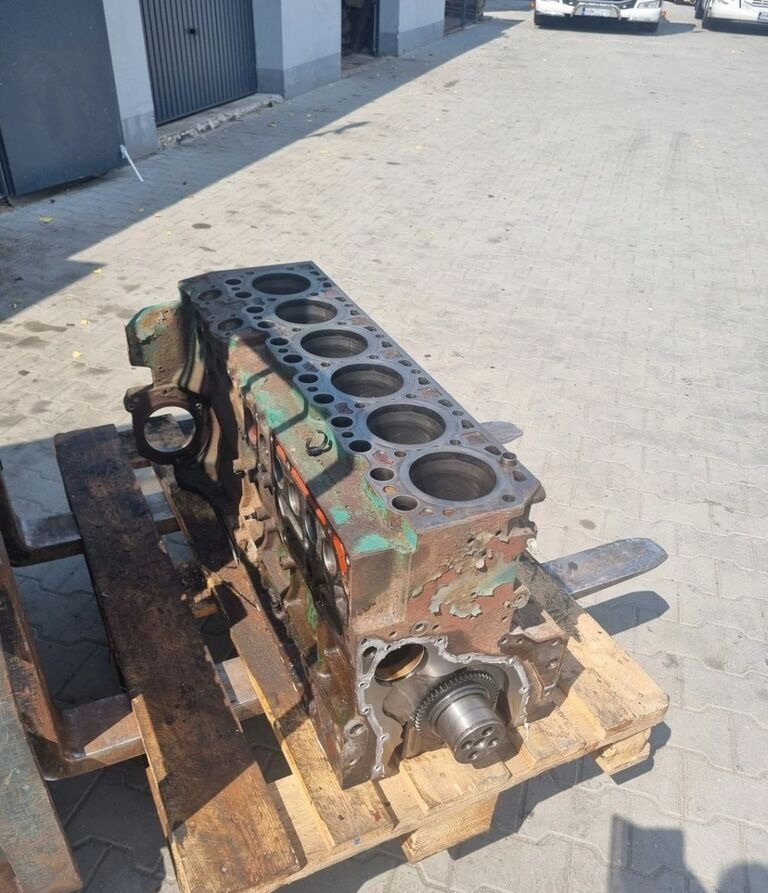 Renault WAŁ KORBOWY VOLVO FL FE PREMIUM MIDLUM DXI 7 D7E Deutz Renault , Volvo FE FL - Bloc-cylindres pour Camion: photos 3 Renault WAŁ KORBOWY VOLVO FL FE PREMIUM MIDLUM DXI 7 D7E Deutz Renault , Volvo FE FL - Bloc-cylindres pour Camion: photos 3