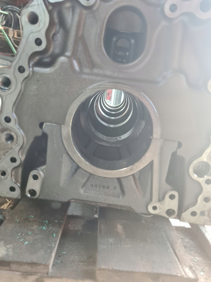 VOLVO BLOK SILNIKA D13K K6 VOLVO FH FH 4 5 - Bloc-cylindres pour Camion: photos 4 VOLVO BLOK SILNIKA D13K K6 VOLVO FH FH 4 5 - Bloc-cylindres pour Camion: photos 4