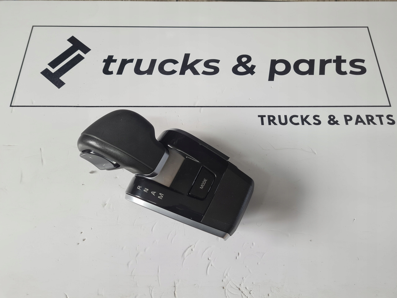VOLVO JOYSTICK ZMIANY BIEGÓW LEWAREK VOLVO FH 5 FM 5 EURO 6 ORYGINAŁ 22719325 - Levier de vitesse pour Camion: photos 1 VOLVO JOYSTICK ZMIANY BIEGÓW LEWAREK VOLVO FH 5 FM 5 EURO 6 ORYGINAŁ 22719325 - Levier de vitesse pour Camion: photos 1