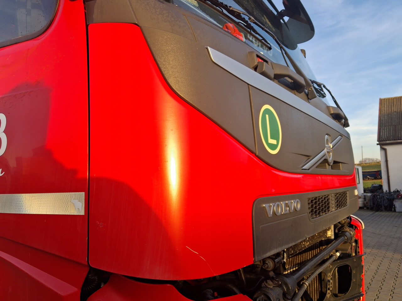 VOLVO MASKA KOMPLETNA GÓRNA ATRAPA KABINY VOLVO FM 4 FMX EURO 6 - Capot pour Camion: photos 4 VOLVO MASKA KOMPLETNA GÓRNA ATRAPA KABINY VOLVO FM 4 FMX EURO 6 - Capot pour Camion: photos 4