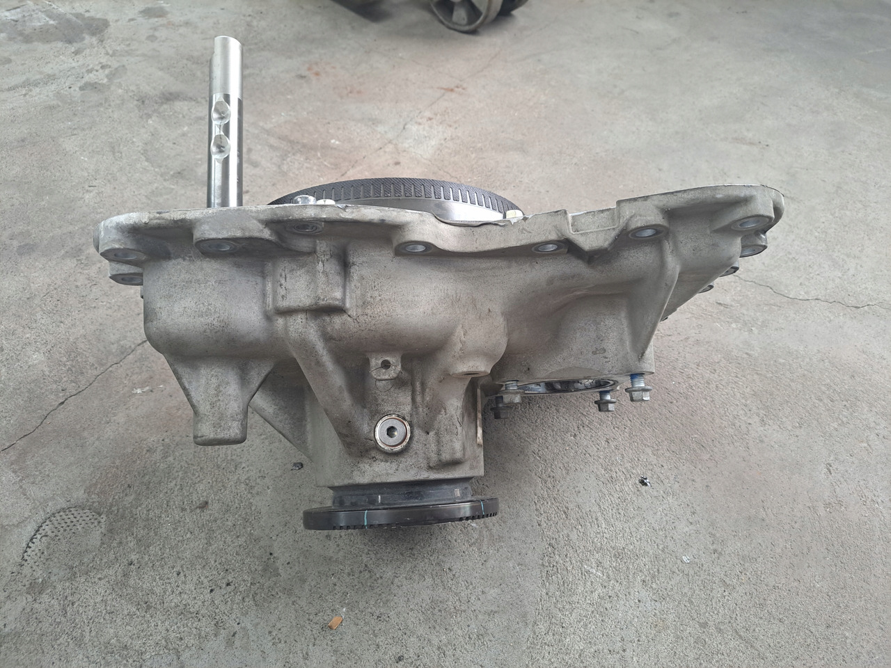 VOLVO OBUDOWA TYŁ REDUKTOR SKRZYNI I-SHIFT AUTOMAT AT 2612 TRAG-G VOLVO FH 4 FH 5 RENAULT GAMA T - Boîte de vitesse et pièces pour Camion: photos 4 VOLVO OBUDOWA TYŁ REDUKTOR SKRZYNI I-SHIFT AUTOMAT AT 2612 TRAG-G VOLVO FH 4 FH 5 RENAULT GAMA T - Boîte de vitesse et pièces pour Camion: photos 4